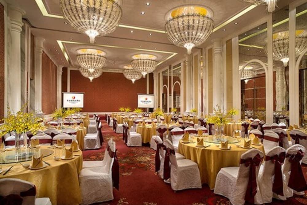 Wuhan Oriental Jianguo Hotel Exterior photo