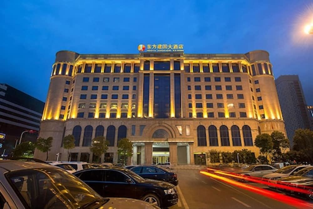 Wuhan Oriental Jianguo Hotel Exterior photo