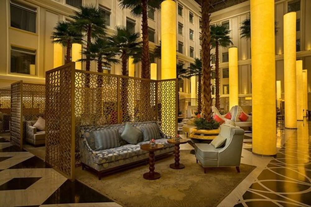 Wuhan Oriental Jianguo Hotel Exterior photo